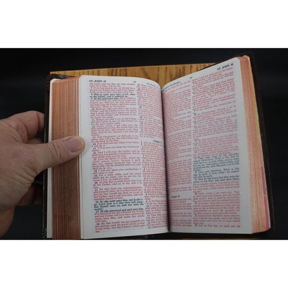 Holy Bible Concordance Kjv Red Letter Edition World - Picture 10 of 12